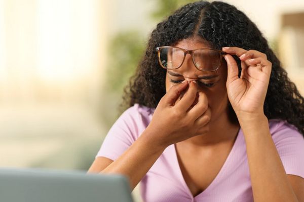 Sente sua vista cansada Pode ser presbiopia
